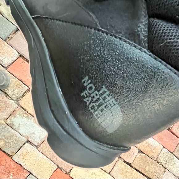 North Face black winter boots w pops of pink - Picture 8 of 8